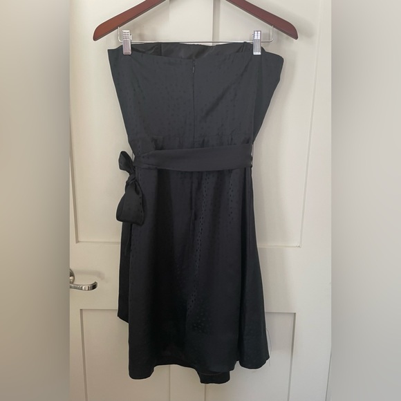 Beautiful Black Silk Strapless Dress by White House Black Market, Size 6 - Picture 2 of 8